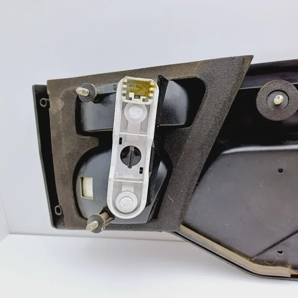 Garniture de Hayon OEM DRC83627 pour Alfa Romeo 155 Berline image 10