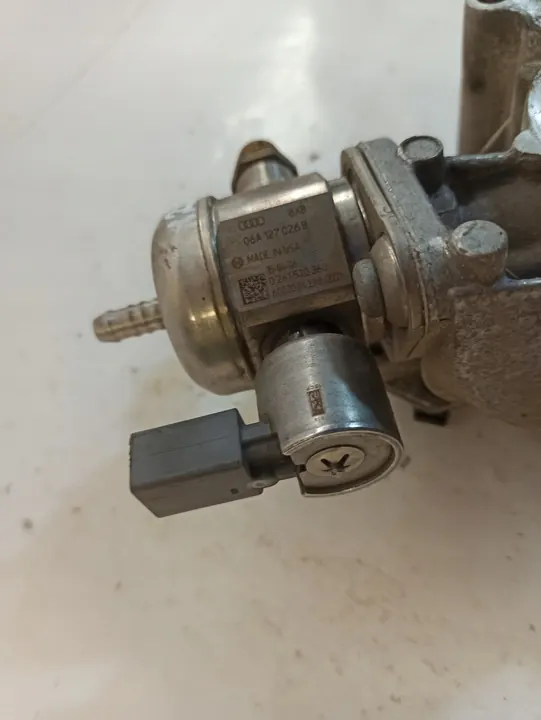 Volkswagen New Beetle Imupumppu 06K145100J image 2