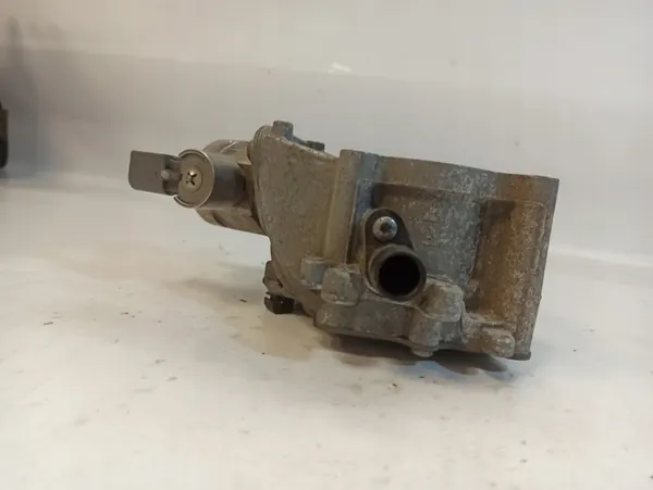 Volkswagen New Beetle Imupumppu 06K145100J image 5