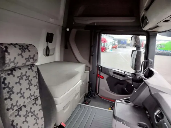 Cabina Scania CR20 NTG - Peça OEM Usada image 9