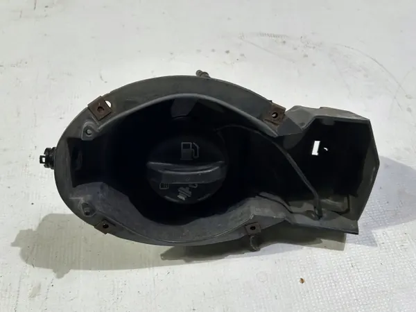 Tapa de trampilla de combustible OEM 10401497 Chevrolet Corvette C5 image 2