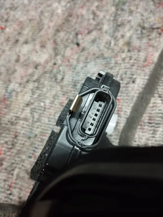 Vänster Framdörrslås Renault Clio IV 12- 805033000R image 2