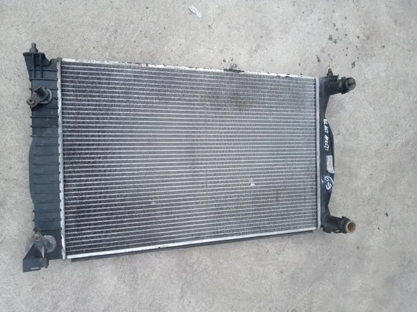 Refrigerador de agua Audi A4 B6 OEM 8E0121251 - Usado image 2