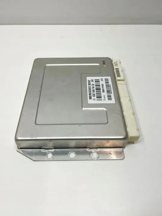 Unité de Contrôle Suspension Pneumatique MERCEDES-Benz A0325 image 2