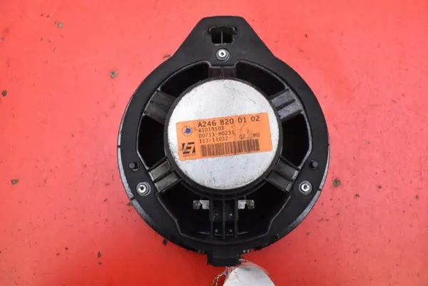 Oikea etukaiutin OEM A2468200102 Mercedes CLA image 3