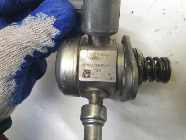 Högtrycksbränslepump Ford Fiesta CM5G-9D376-GA image 4