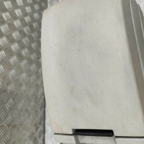 Kojelaudan konsoli Chrysler Pacifica 2005 5161874AA image 7