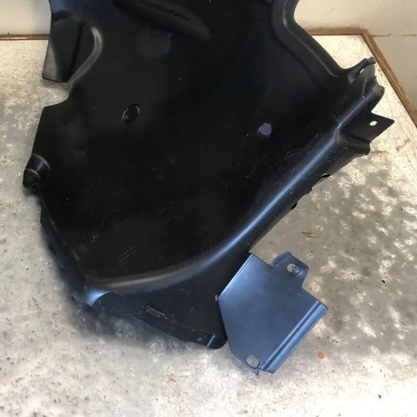Framvänster hjulhus Audi Q2 OEM 81M821171BILI image 4