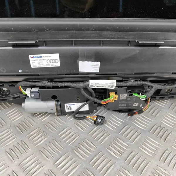 Käytetty Audi E-Tron Kattoikkuna OEM 4K0907594 2019 image 4