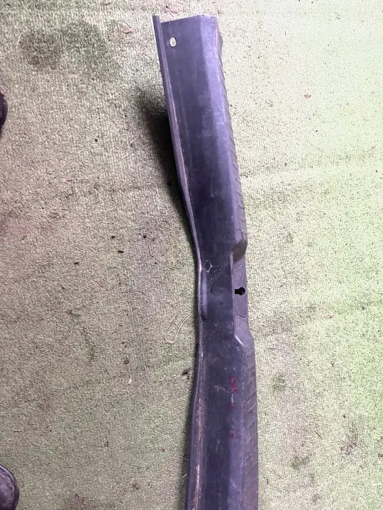 Mazda CX-5 II bakre bältesskydd OEM 254519 image 2