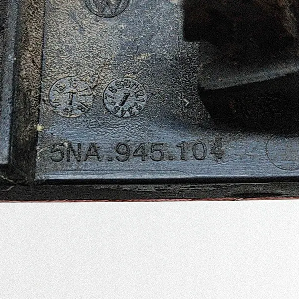 Oikea Takapuskurin Heijastin VW Tiguan 2.0L 5NA945104 image 5