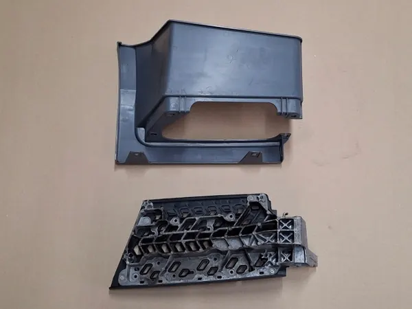 Support de marche inférieure gauche Volvo FH5 OEM 24175655 image 8