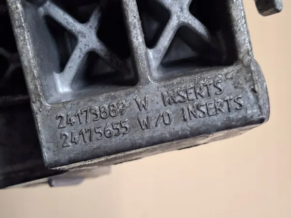 Support de marche inférieure gauche Volvo FH5 OEM 24175655 image 9