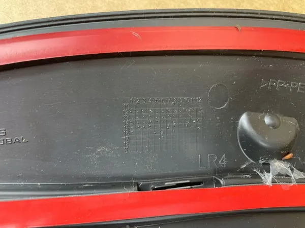 OEM 8K9853817A Linke Heckleiste für Audi A4 B8 Allroad image 8