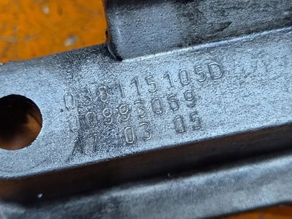 Bomba de óleo Audi A4 B6 OEM 038115105D Usada image 4