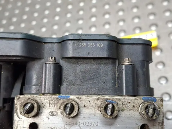 Bomba ABS OEM S25154703 para Toyota Corolla image 6