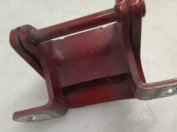 Dobradiça de porta-malas Volvo XC40 2021 lado direito OEM 32338748 image 4