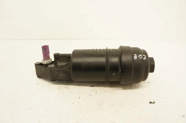 Oljefilterhus OEM 06E115405K Höger Sida image 2