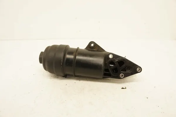 Oljefilterhus OEM 06E115405K Höger Sida image 5