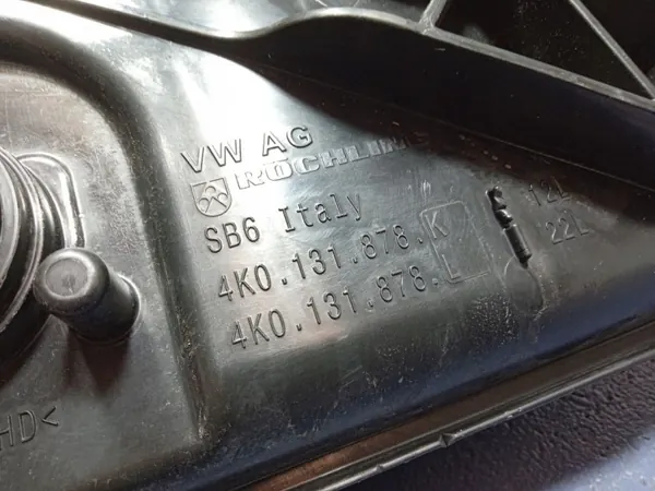 AdBlue-säiliö Audi A7 C8 3.0 TDI V6 OEM 4K0131878 image 9