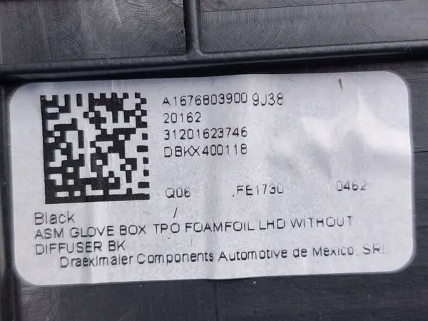 Passagerarhandskfack Mercedes W167 OEM A1676803900 image 9
