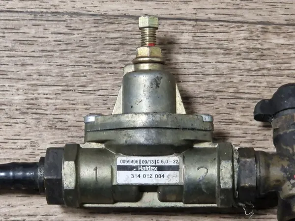 Soupape de débit Haldex OEM 314012004 - Occasion image 2