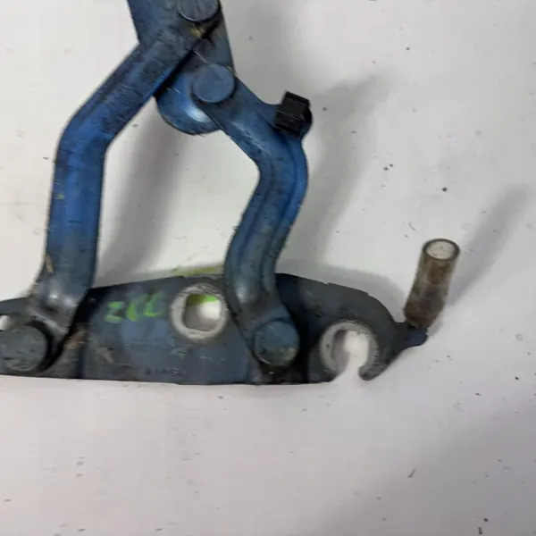 Paire de charnières de capot Ford Fiesta MK7 OEM JPFF8A6116800AD image 3