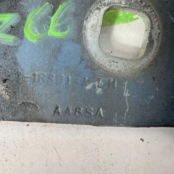 Paire de charnières de capot Ford Fiesta MK7 OEM JPFF8A6116800AD image 4