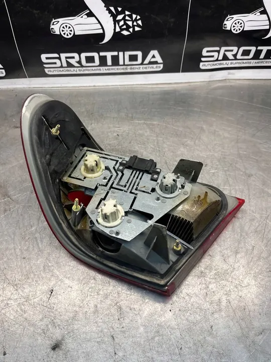 MERCEDES E KLASA W210 LINKER ACHTERLICHT image 3