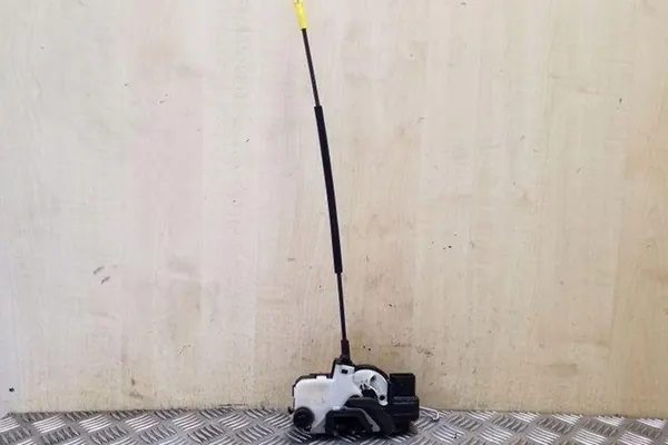 Hintere rechte Türschloss OPEL ASTRA J GTC 13579556 image 2