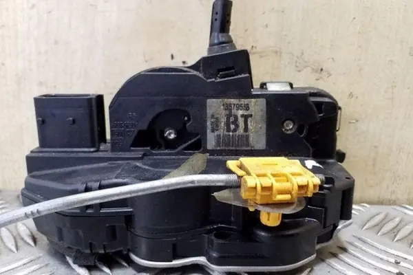 Hintere rechte Türschloss OPEL ASTRA J GTC 13579556 image 6