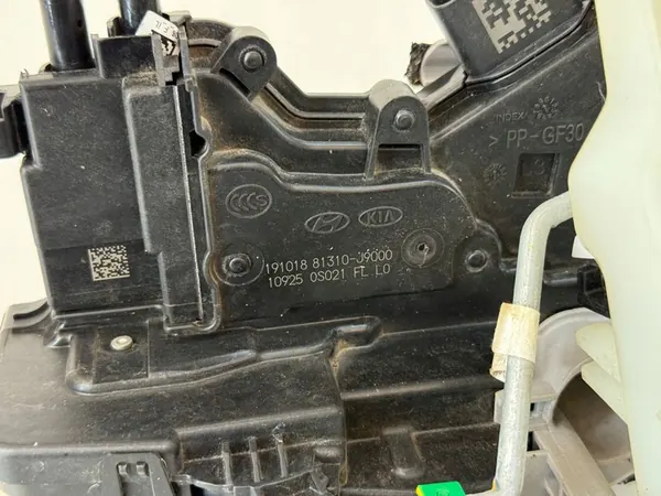 Dörrlås fram vänster Hyundai Kona I 2017-2022 OEM 81310-J9000 image 3