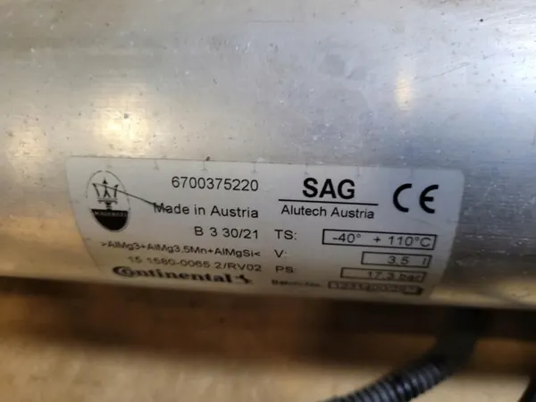 Maserati Levante fjädringskompressor OEM 15.1550-0201.2 image 7