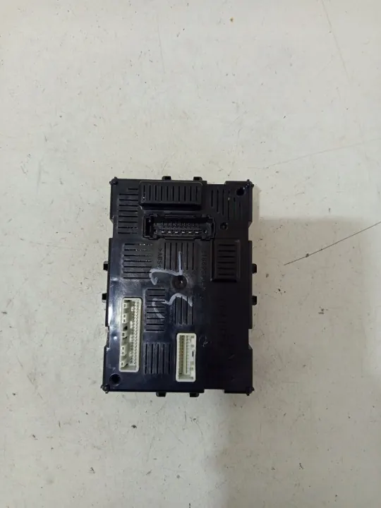 Module BCM OEM 8200343732 pour Renault Clio III image 2