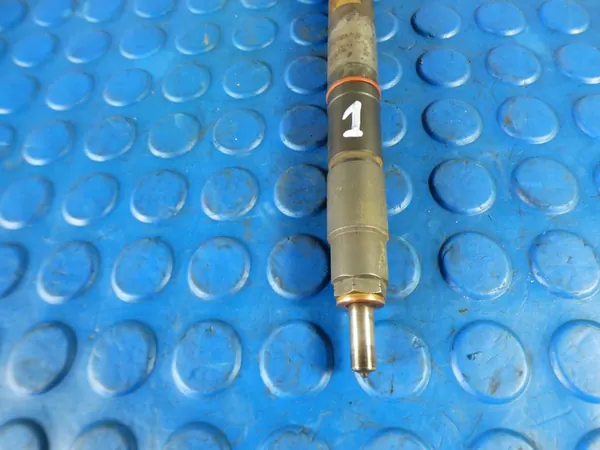 Inyector de combustible Opel Astra K V 1.5 CRDI Lift OEM 55490361 image 3