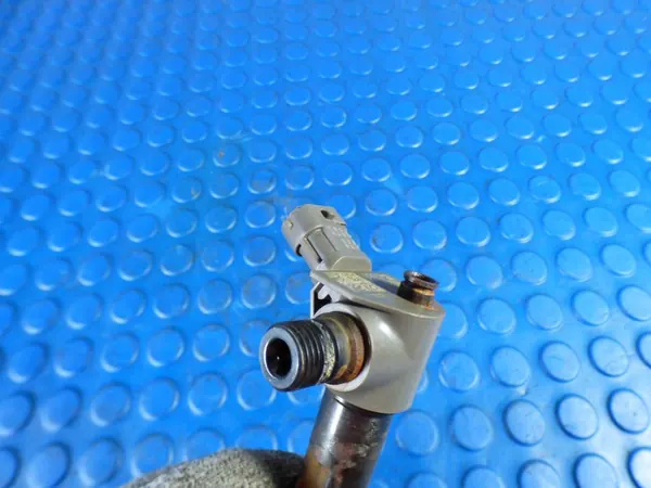 Inyector de combustible Opel Astra K V 1.5 CRDI Lift OEM 55490361 image 5