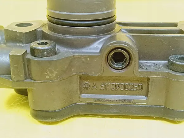 Brandstofpomp Mercedes W211 2.7 CDI A6110900250 image 6