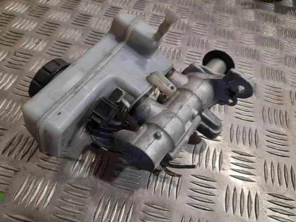 Cilindro de freno usado OEM 5Q1611301 Audi A3 Cabrio image 2