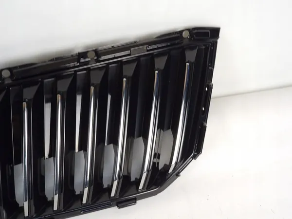 SKODA SUPERB 3 Grill 3V0853653A Chrome No Radar image 3