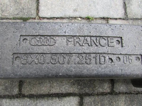 Audi OE 8X0807251D Etupuskuri Imu image 3