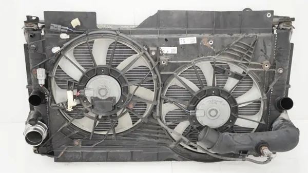 Toyota Avensis T27 Jäähdytin-sarja OEM 360206169 image 7
