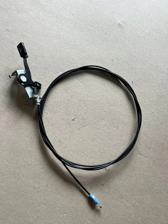 Levier d'ouverture du clapet de carburant Suzuki Swift MK8 image 1