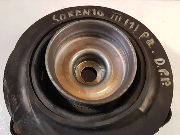 OEM 54610C5000 Fram höger stötdämparfäste Kia Sorento image 3