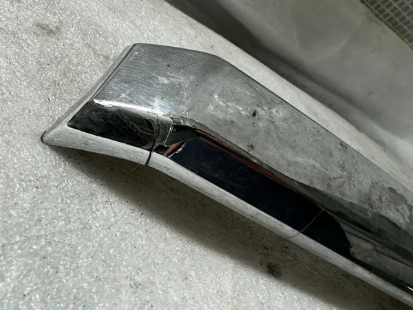 Mitsubishi Pajero 15- Oikea Kromilista image 2