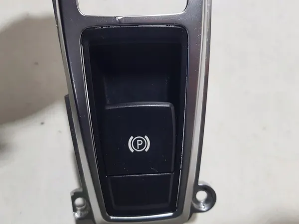 BMW X5 E70 Handremschakelaar + Frame image 3