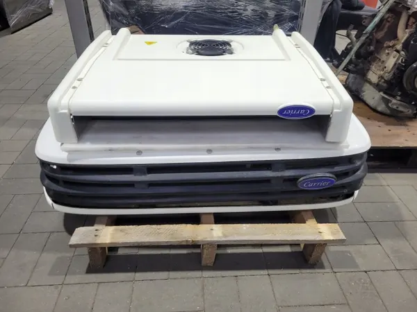 Carrier Xarios 300 Refrigeration Unit Used image 2