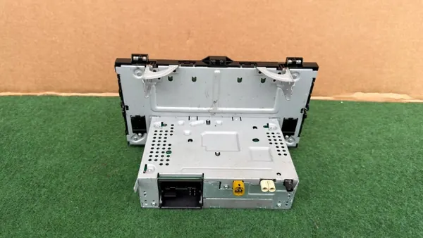 Radio-Navigationsdisplay OEM 5FJ035869D KA20/JR97 image 3