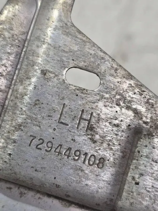BMW X6 F16 Vasen ajovalokiinnike OEM 729449108 image 4