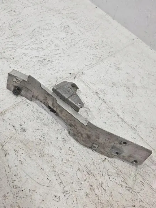 BMW X6 F16 Vasen ajovalokiinnike OEM 729449108 image 5