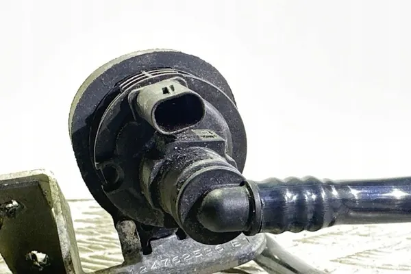 Brandstofdruksensor MERCEDES-BENZ E (W211) A0014700893 image 3